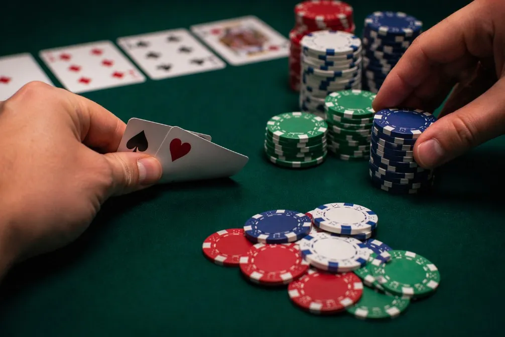 Пот-оддсы в покере: как считать и не терять фишки